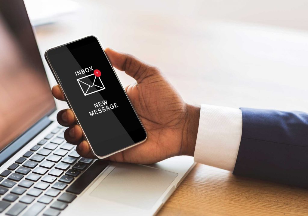 E-Mail Smartphone zusenden digitales Büro